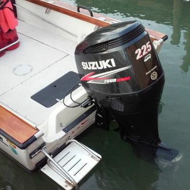 1983 Boston Whaler outrage 22