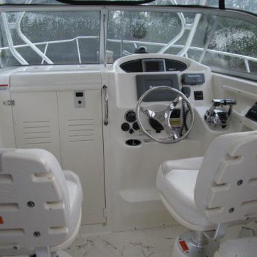 2010 Boston Whaler 255 conquest