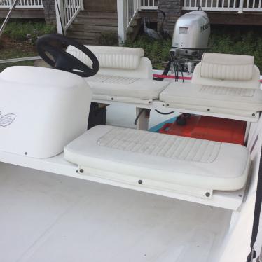 2003 Boston Whaler sport 13