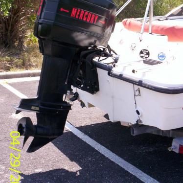 2001 Boston Whaler venture eighteen