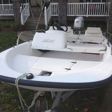 2003 Boston Whaler sport 13