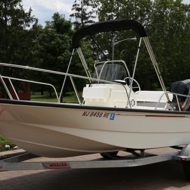 2015 Boston Whaler montaulk