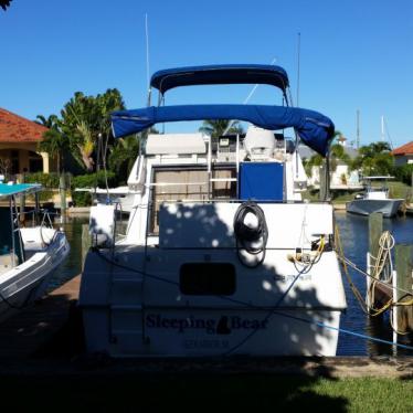 1992 Carver 28' aft cabin