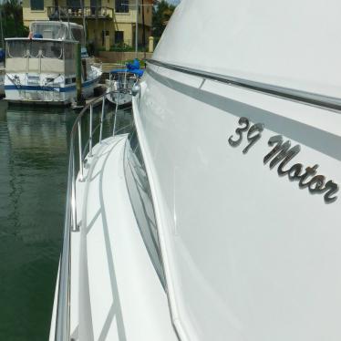 2005 Carver 396 aft cabin motoryacht