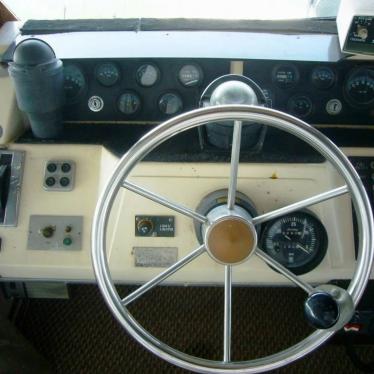 1977 Carver mariner 3396