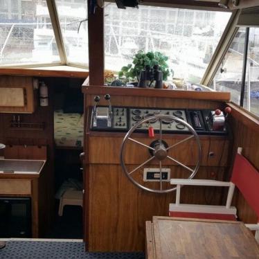 1981 Carver 3007 aft cabin