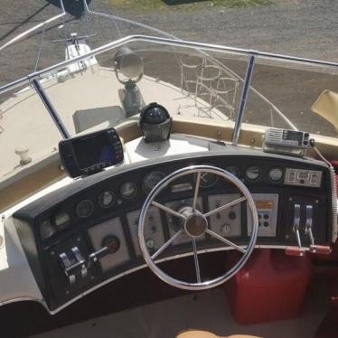 1981 Carver 3007 aft cabin