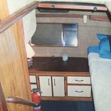 1981 Carver 3007 aft cabin