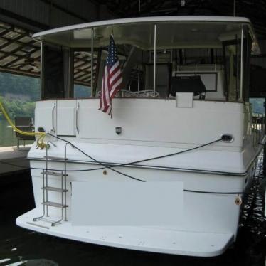 1986 Carver 4207 aft cabin