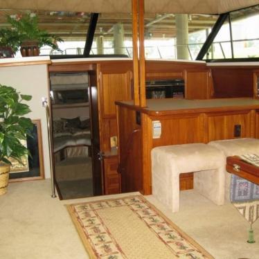 1986 Carver 4207 aft cabin