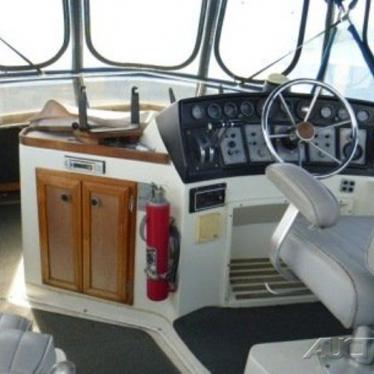 1984 Carver 36 aft cabin