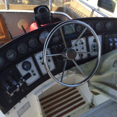 1989 Carver 36 aft cabin