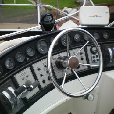 1982 Carver 3607