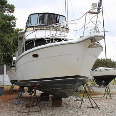 1993 Carver 350 aft cabin