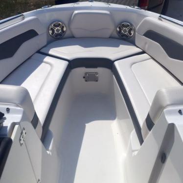 2015 Chaparral 226