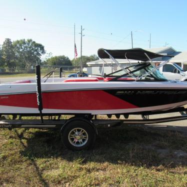 2011 Correct Craft nautique 200