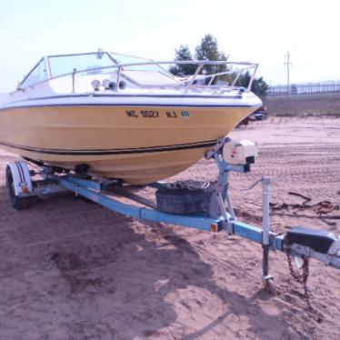 1977 Crestliner 22ft cuddie cabin