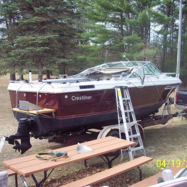 1977 Crestliner 22ft cuddie cabin