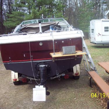 1977 Crestliner 22ft cuddie cabin