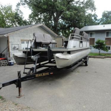 Crestliner Pontoon for sale for $1,500 - Boats-from-USA.com