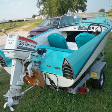 1958 Crestliner jet streak