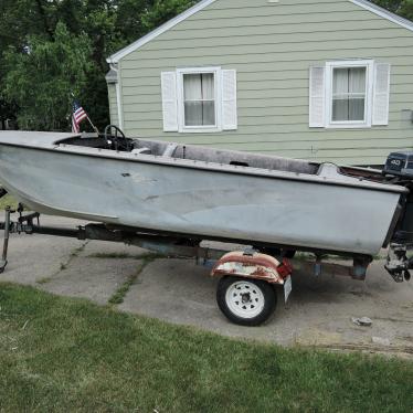 1958 Crestliner flying crest