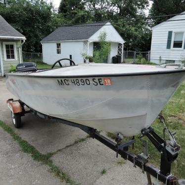 1958 Crestliner flying crest