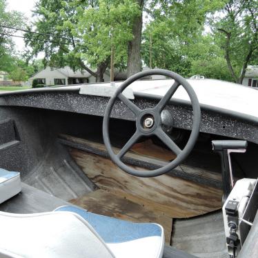 1958 Crestliner flying crest