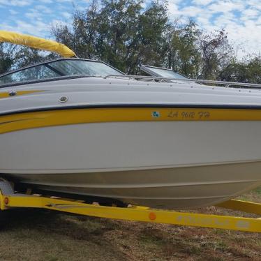 2004 Crownline 230 br