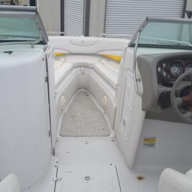 2004 Crownline 230 br