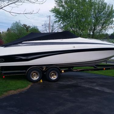 1999 Crownline 248 ccr