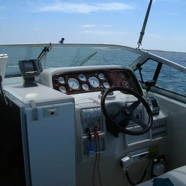 1998 Crownline 250 cr with cuddy cabin