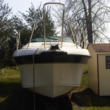 1998 Crownline 250 cr with cuddy cabin