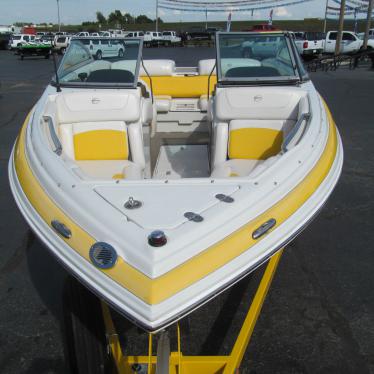 2012 Crownline bowrider 215 ss