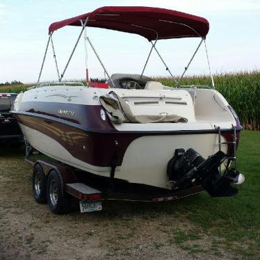 1999 Crownline 212 deckboat