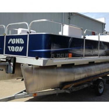 2011 Donzi pondtoon