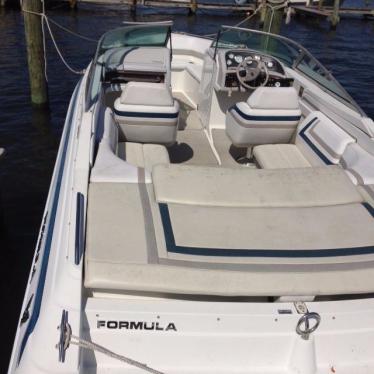 1998 Formula 252 bowrider