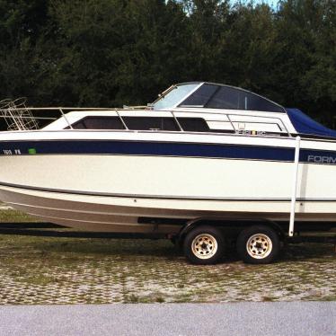 1984 Formula 260 mercruiser