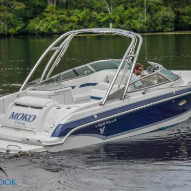 2006 Formula 260 bowrider