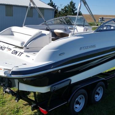 2009 Four Winns f204