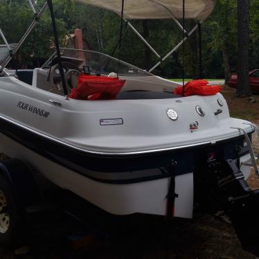 2003 Four Winns freedom 170