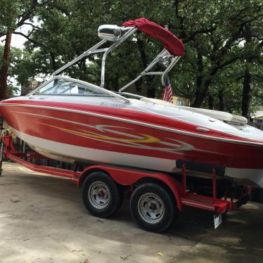 2005 Four Winns 200 horizon w/wakeboard tower