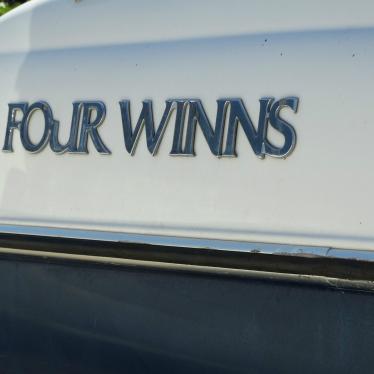 1998 Four Winns horizon 220