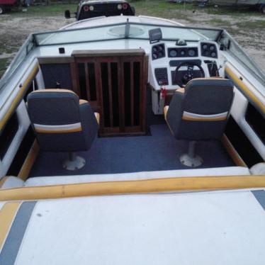 1989 Four Winns liberator 241