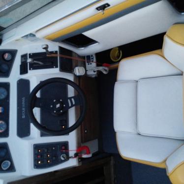 1989 Four Winns liberator 241