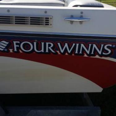 1990 Four Winns 170 freedom