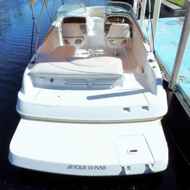 2003 Four Winns 240 horizon