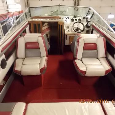 1988 Four Winns 235 sundowner