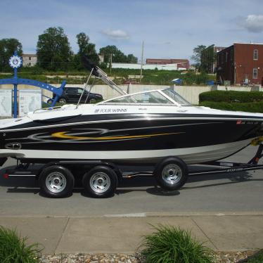 2006 Four Winns 220