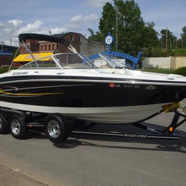 2006 Four Winns 220